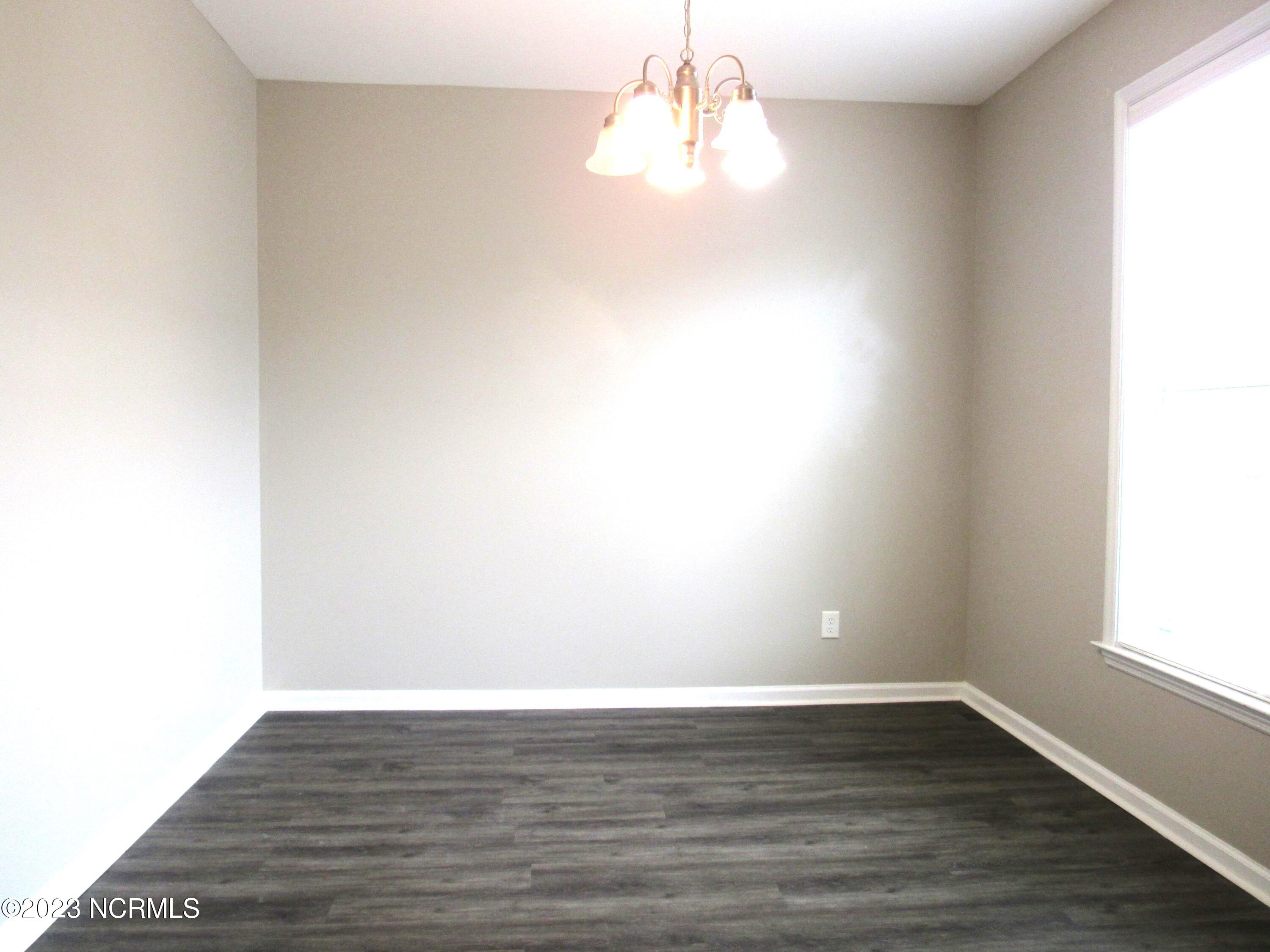 266 Caldwell Loop Jacksonville, NC 28546 - Photo 2 of 23 Dining room