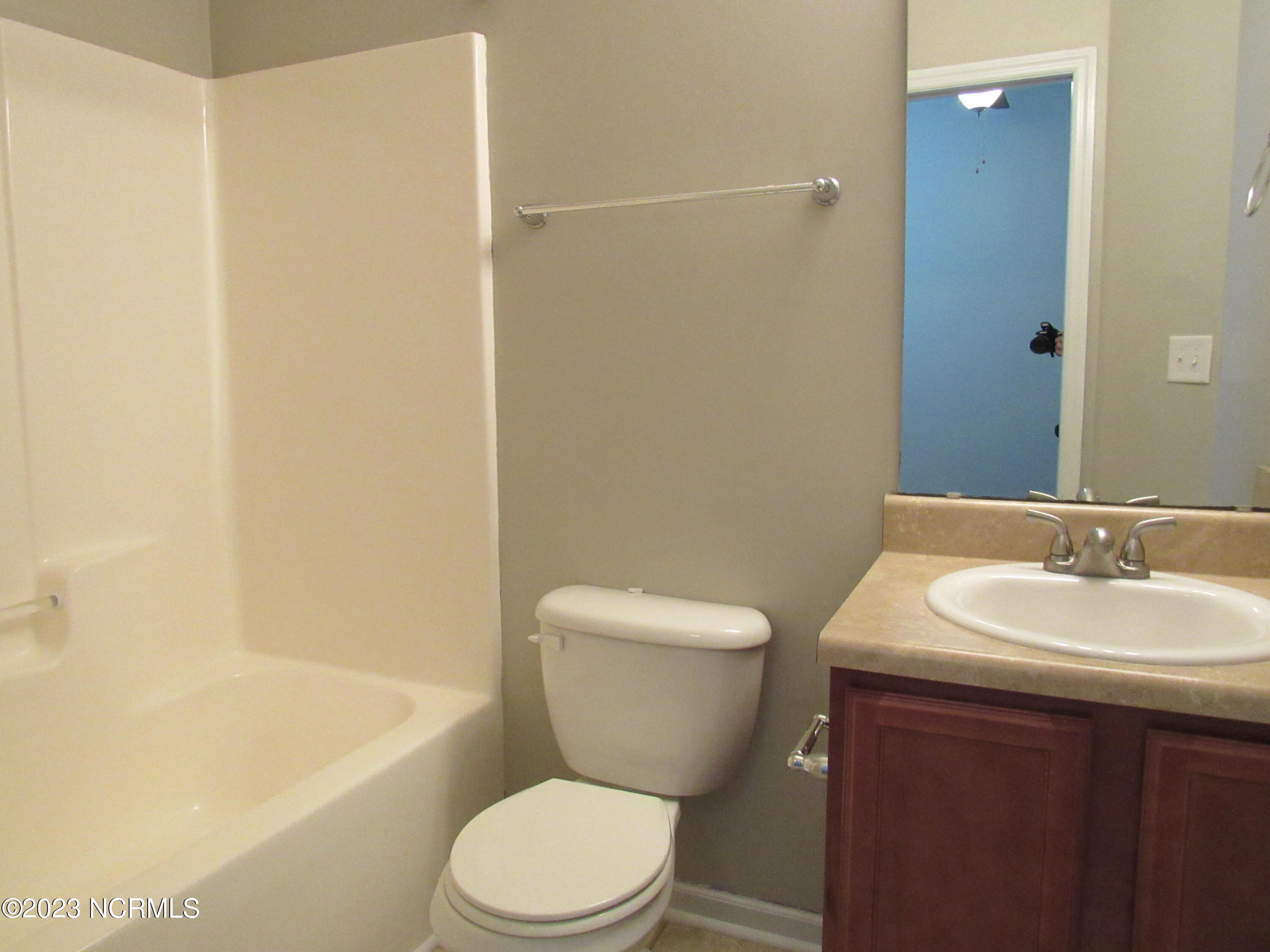 266 Caldwell Loop Jacksonville, NC 28546 - Photo 21 of 23 Bathroom 2