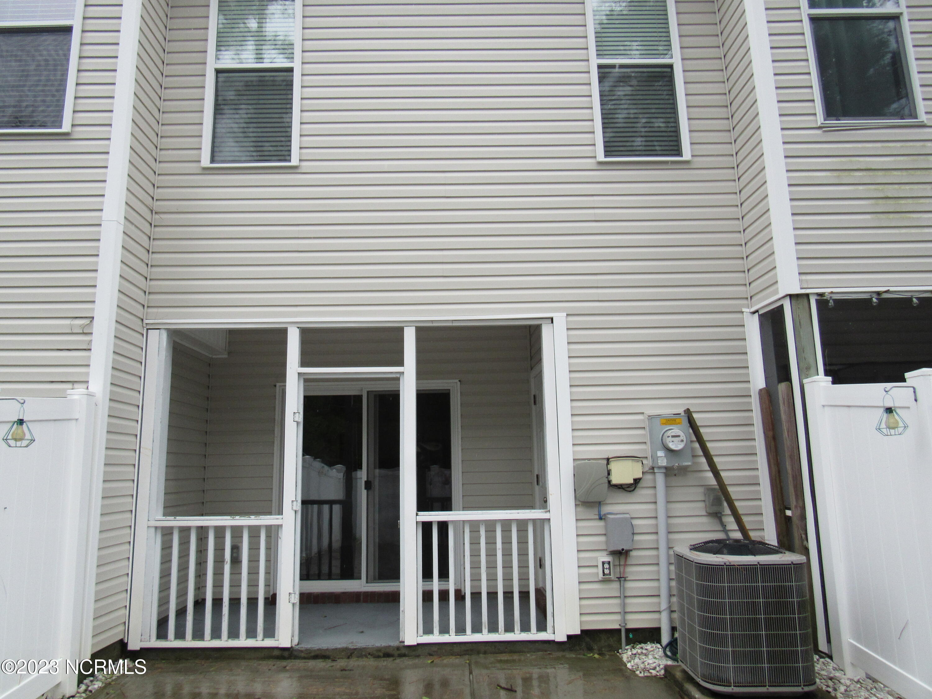 266 Caldwell Loop Jacksonville, NC 28546 - Photo 22 of 23 Back of house