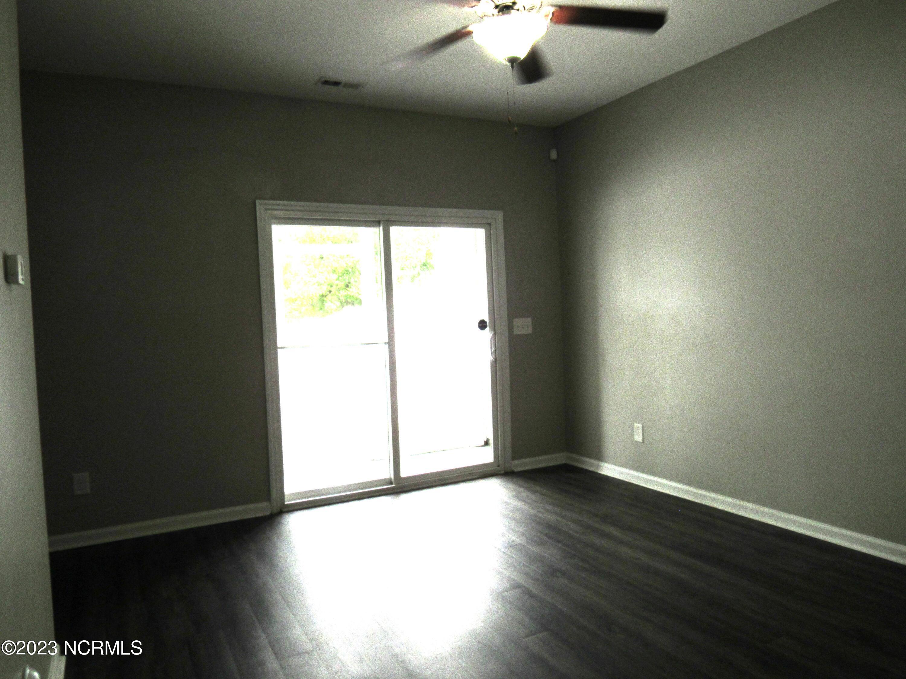 266 Caldwell Loop Jacksonville, NC 28546 - Photo 5 of 23 Living room 2
