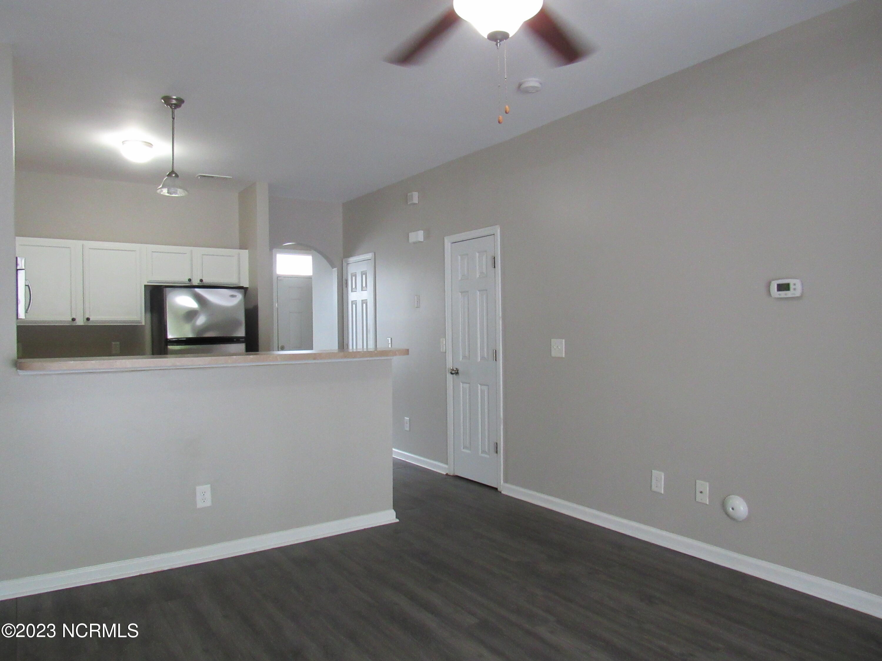 266 Caldwell Loop Jacksonville, NC 28546 - Photo 7 of 23 LIving room 4