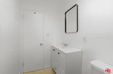 $415,000 | 410 North Market Street, Unit 3, Inglewood, CA 90302