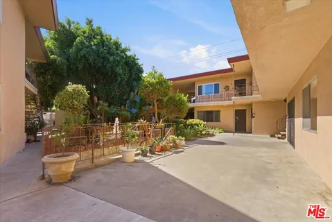 $415,000 | 410 North Market Street, Unit 3, Inglewood, CA 90302