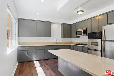 $415,000 | 410 North Market Street, Unit 3, Inglewood, CA 90302