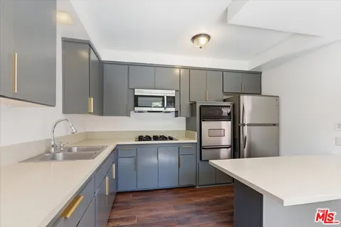 $415,000 | 410 North Market Street, Unit 3, Inglewood, CA 90302