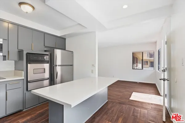$415,000 | 410 North Market Street, Unit 3, Inglewood, CA 90302