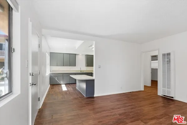 $415,000 | 410 North Market Street, Unit 3, Inglewood, CA 90302