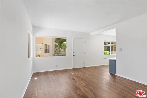 $415,000 | 410 North Market Street, Unit 3, Inglewood, CA 90302