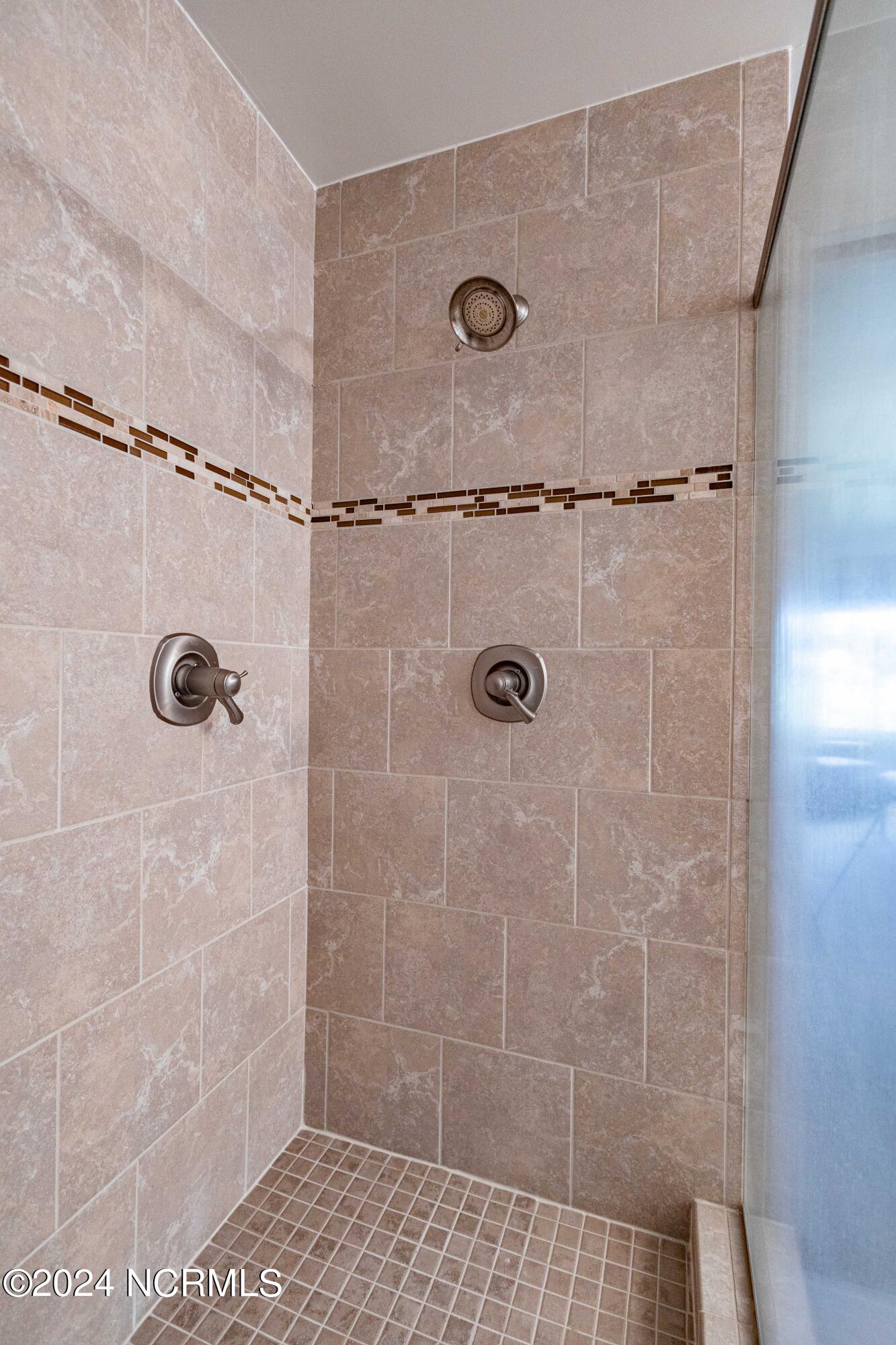 106 Raccoon Run Washington, NC 27889 - Photo 40 of 44 master bath 4