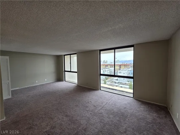 $1,350 | 3930 South University Center Drive, Unit 901, Las Vegas, NV 89119