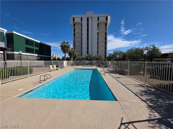 $1,350 | 3930 South University Center Drive, Unit 901, Las Vegas, NV 89119