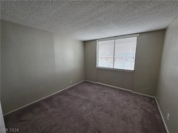 $1,350 | 3930 South University Center Drive, Unit 901, Las Vegas, NV 89119