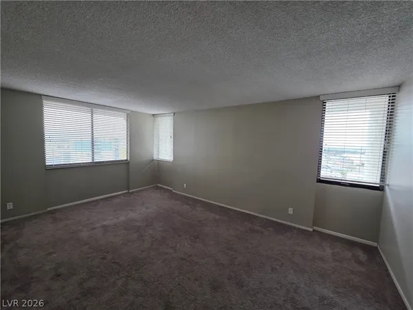 $1,350 | 3930 South University Center Drive, Unit 901, Las Vegas, NV 89119
