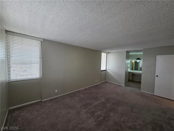$1,350 | 3930 South University Center Drive, Unit 901, Las Vegas, NV 89119