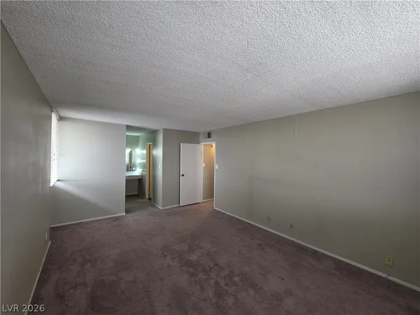 $1,350 | 3930 South University Center Drive, Unit 901, Las Vegas, NV 89119