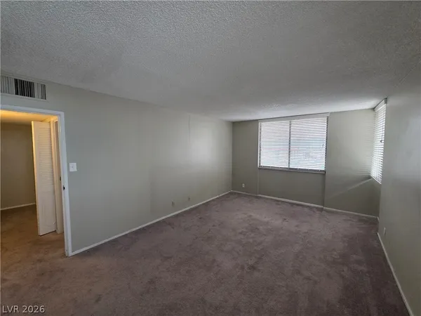 $1,350 | 3930 South University Center Drive, Unit 901, Las Vegas, NV 89119