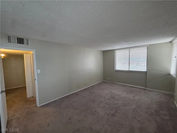$1,350 | 3930 South University Center Drive, Unit 901, Las Vegas, NV 89119
