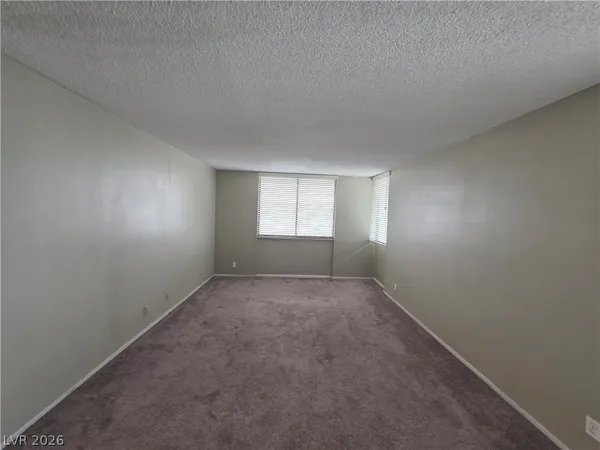 $1,350 | 3930 South University Center Drive, Unit 901, Las Vegas, NV 89119