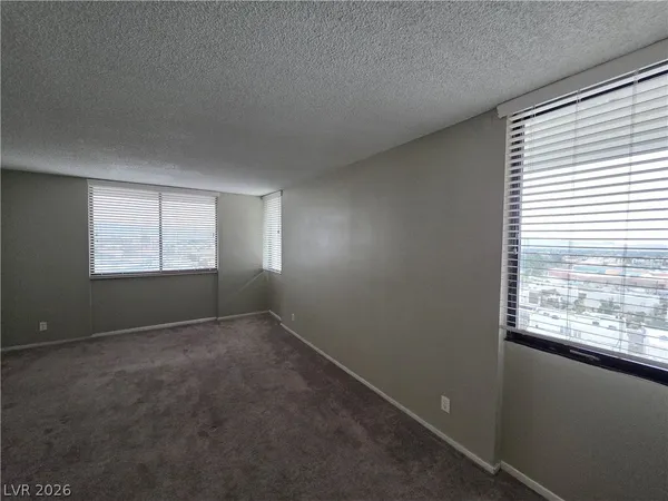 $1,350 | 3930 South University Center Drive, Unit 901, Las Vegas, NV 89119
