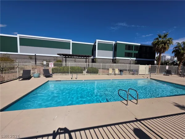 $1,350 | 3930 South University Center Drive, Unit 901, Las Vegas, NV 89119
