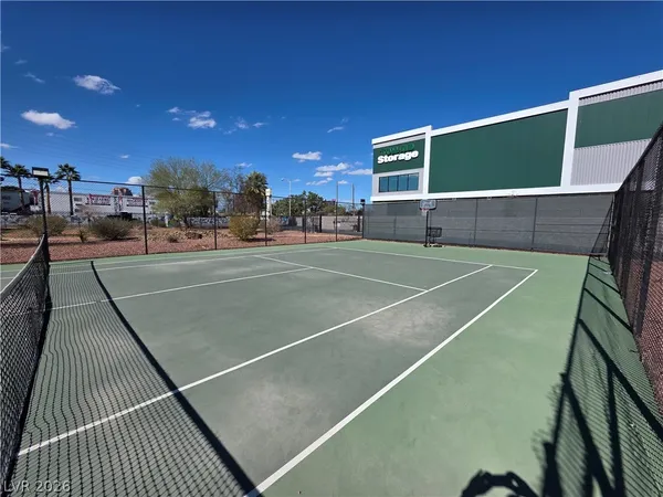 $1,350 | 3930 South University Center Drive, Unit 901, Las Vegas, NV 89119