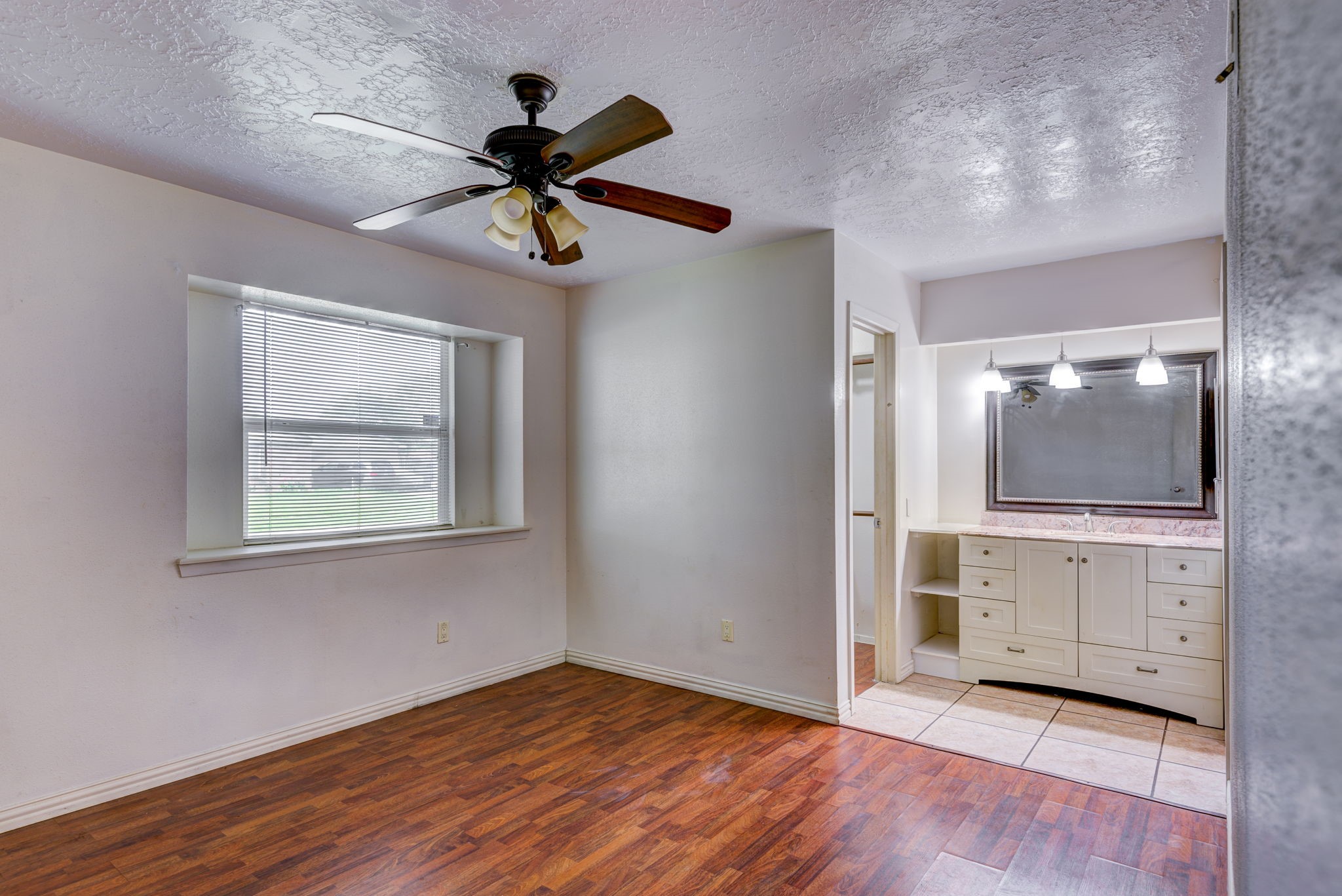 9742 Charmont Road La Porte, TX 77571 - Photo 14 of 27