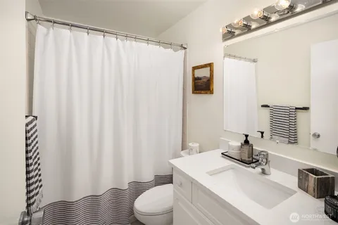 $595,000 | 6225 Lake Washington Boulevard Northeast, Unit 208, Kirkland, WA 98033