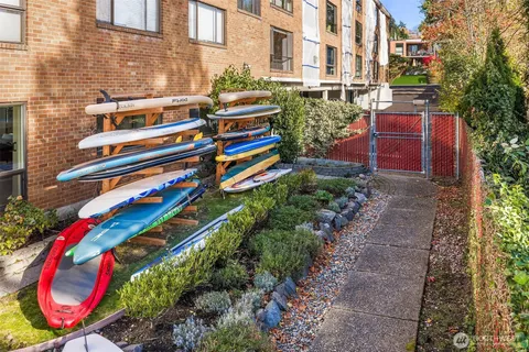 $595,000 | 6225 Lake Washington Boulevard Northeast, Unit 208, Kirkland, WA 98033