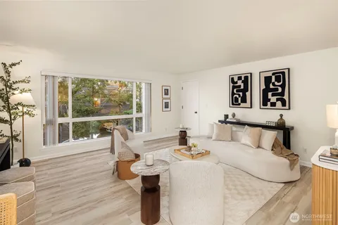 $595,000 | 6225 Lake Washington Boulevard Northeast, Unit 208, Kirkland, WA 98033