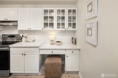 $595,000 | 6225 Lake Washington Boulevard Northeast, Unit 208, Kirkland, WA 98033