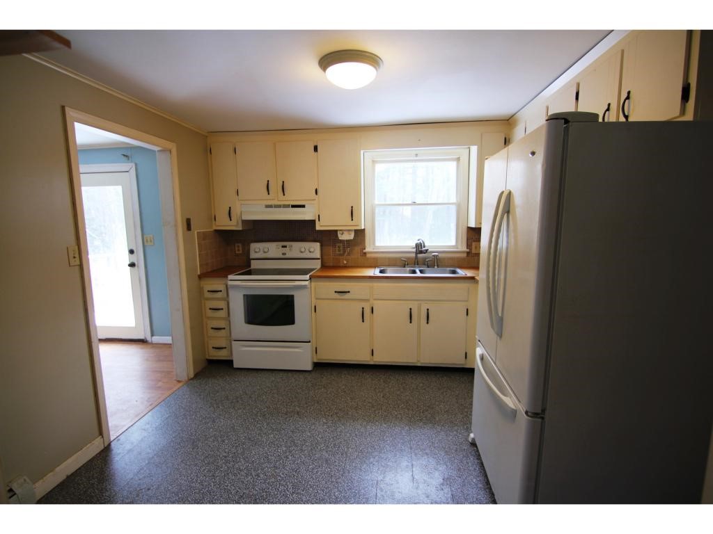 250 High Range Road Londonderry, NH 03053 - Photo 2 of 17