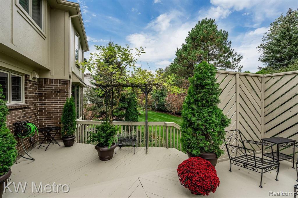 323 Shellbourne Drive Rochester, MI 48309 - Photo 59 of 62