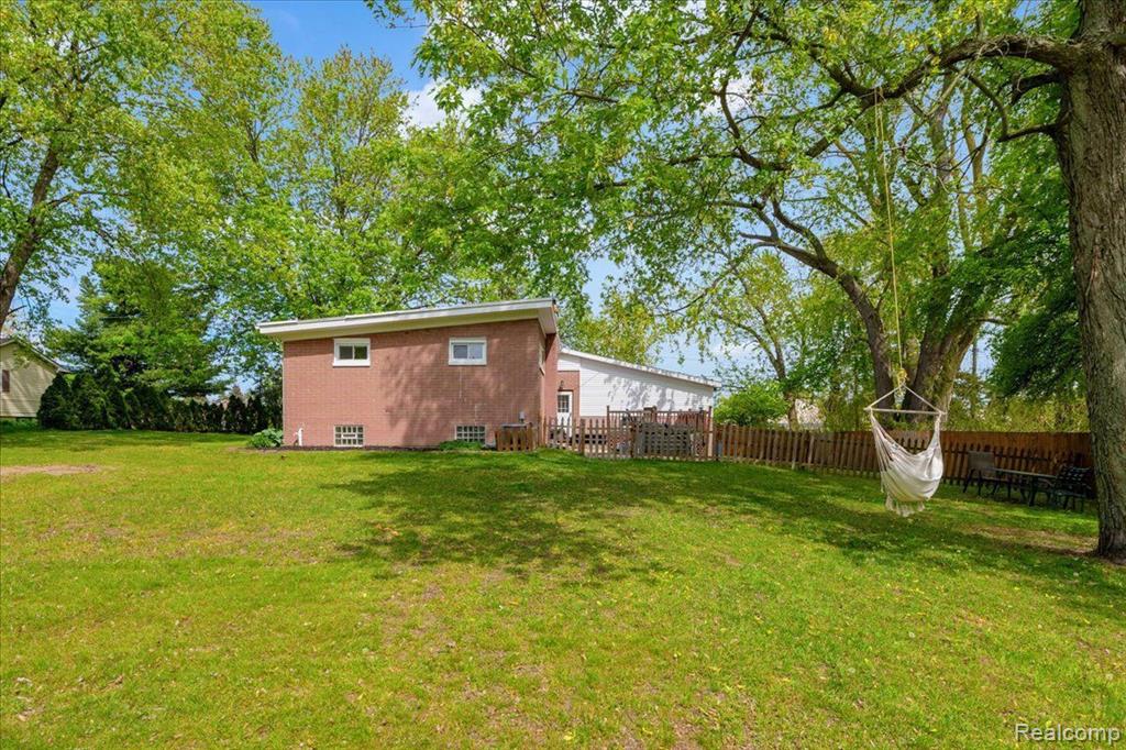 21236 Gudith Road Woodhaven, MI 48183 - Photo 2 of 32
