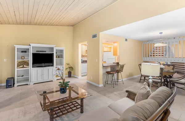 $4,500 | 229 Old Meadow Way, Palm Beach Gardens, FL 33418
