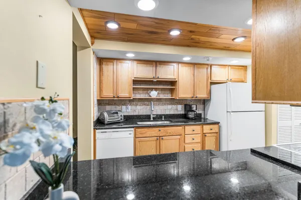 $4,500 | 229 Old Meadow Way, Palm Beach Gardens, FL 33418