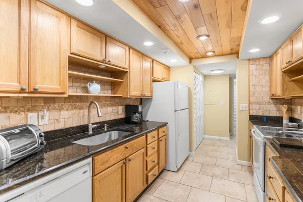$4,500 | 229 Old Meadow Way, Palm Beach Gardens, FL 33418