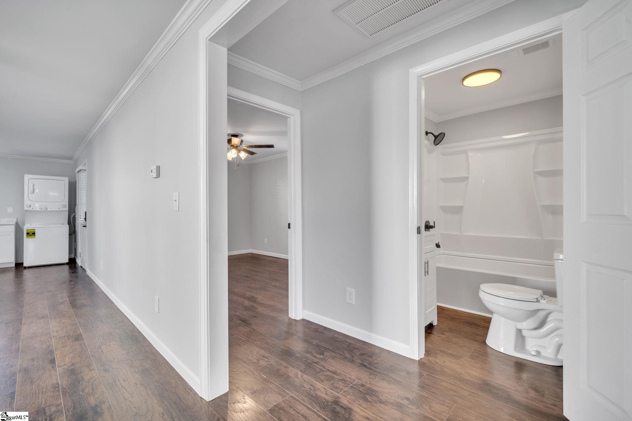 513 Anderson Street Greenville, SC 29601 - Photo 9 of 16