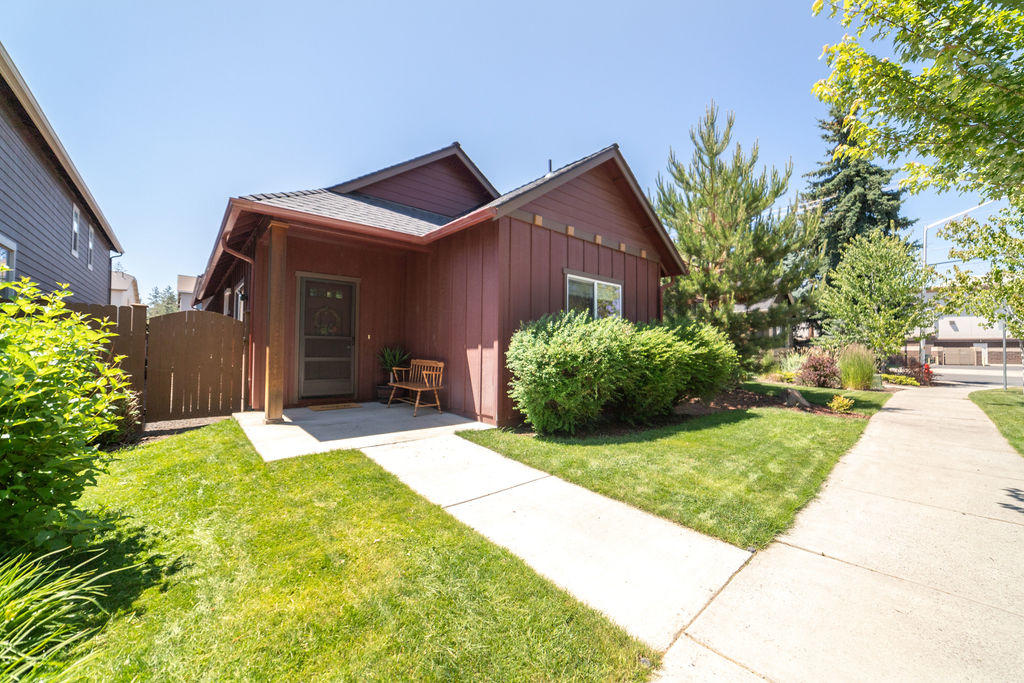 20249 Hufflepuff Court Bend, OR 97702 - Photo 1 of 19 MicahFrazierMarshExt-1