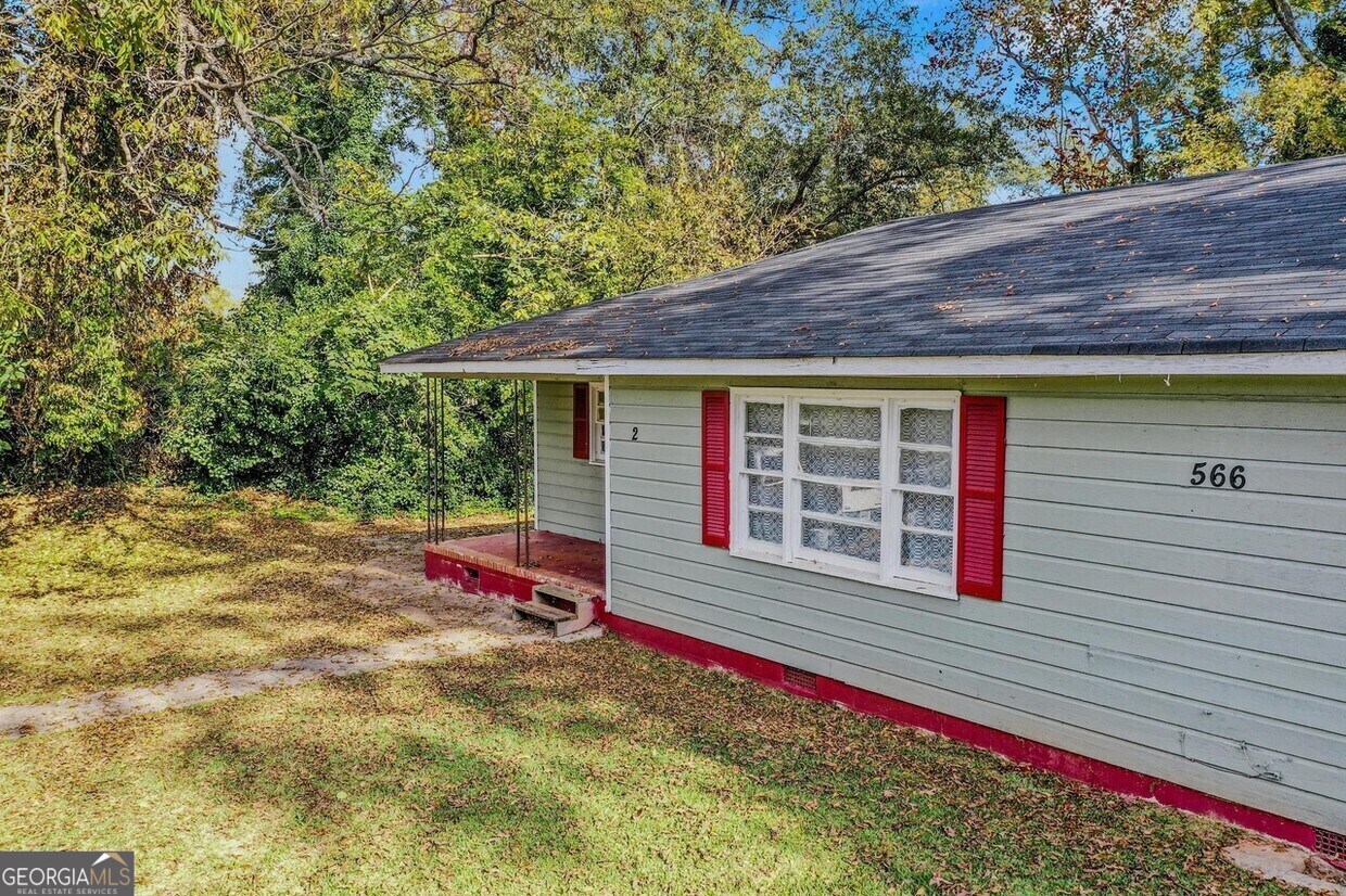 566 North 13th Street Griffin, GA 30223 - Photo 3 of 8