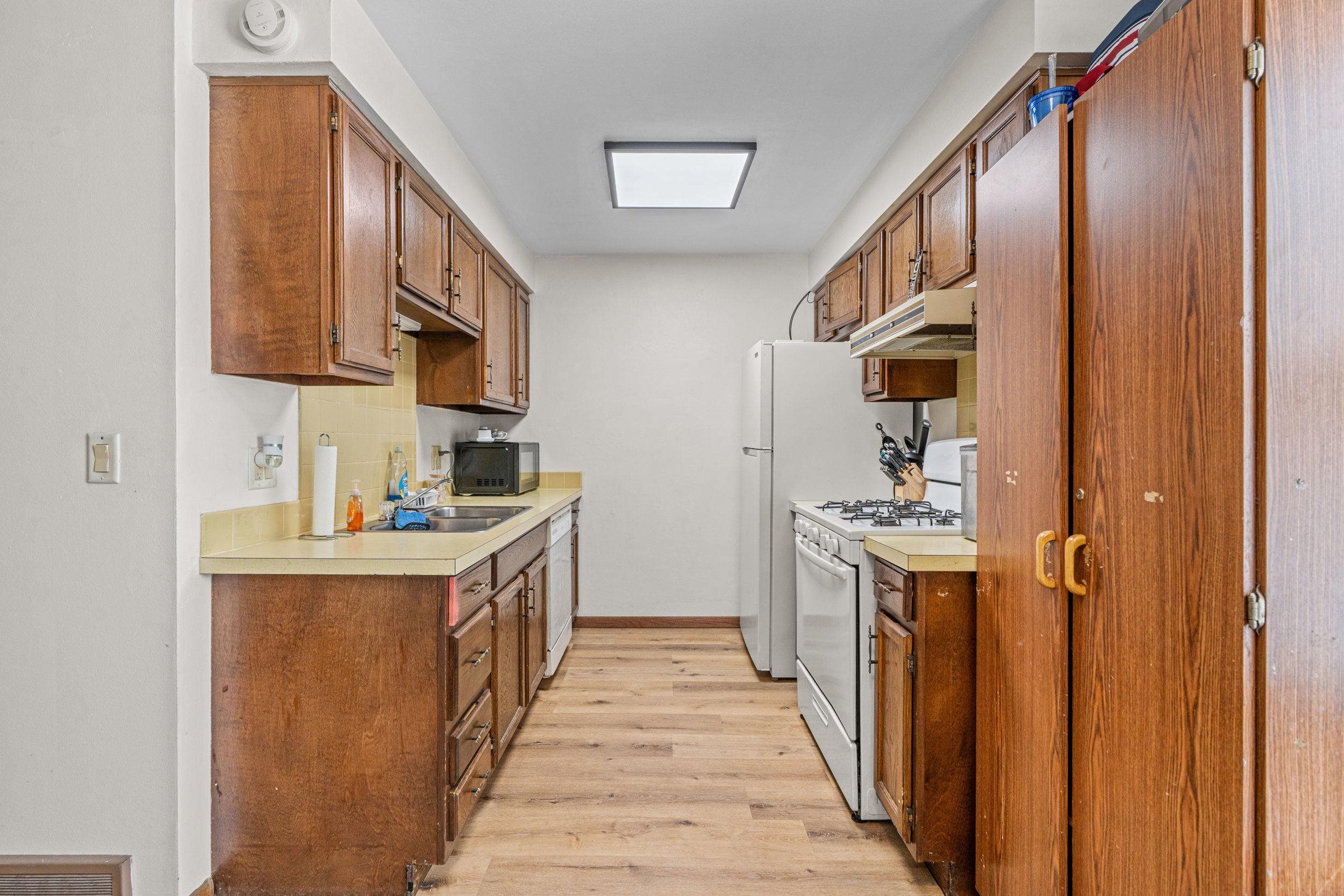 706 North Hawthorne Drive Appleton, WI 54915 - Photo 7 of 64