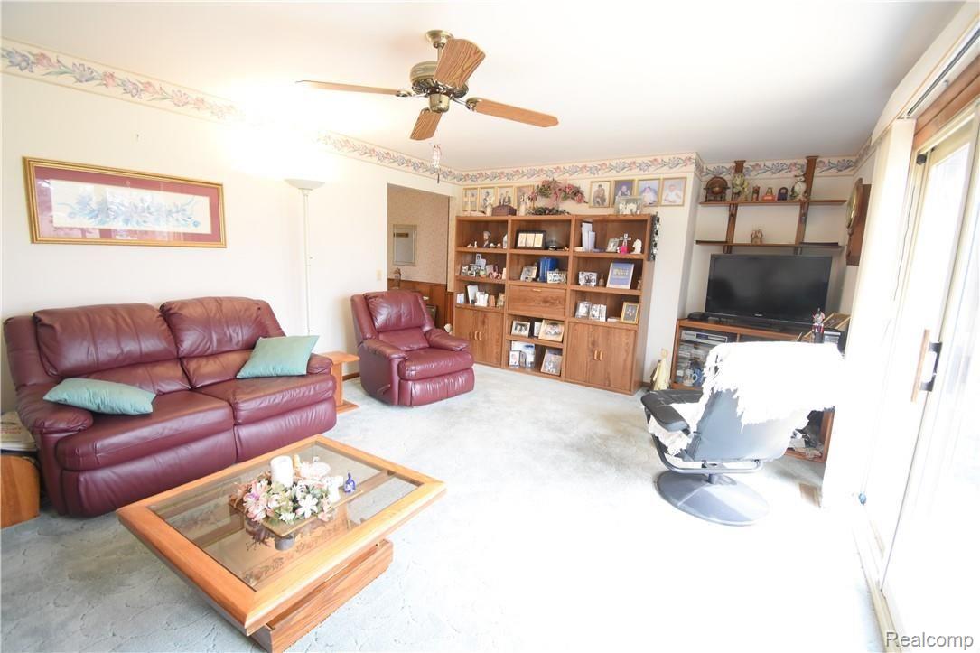 8520 Easton Road New Lothrop, MI 48460 - Photo 6 of 33 0bf.JPG