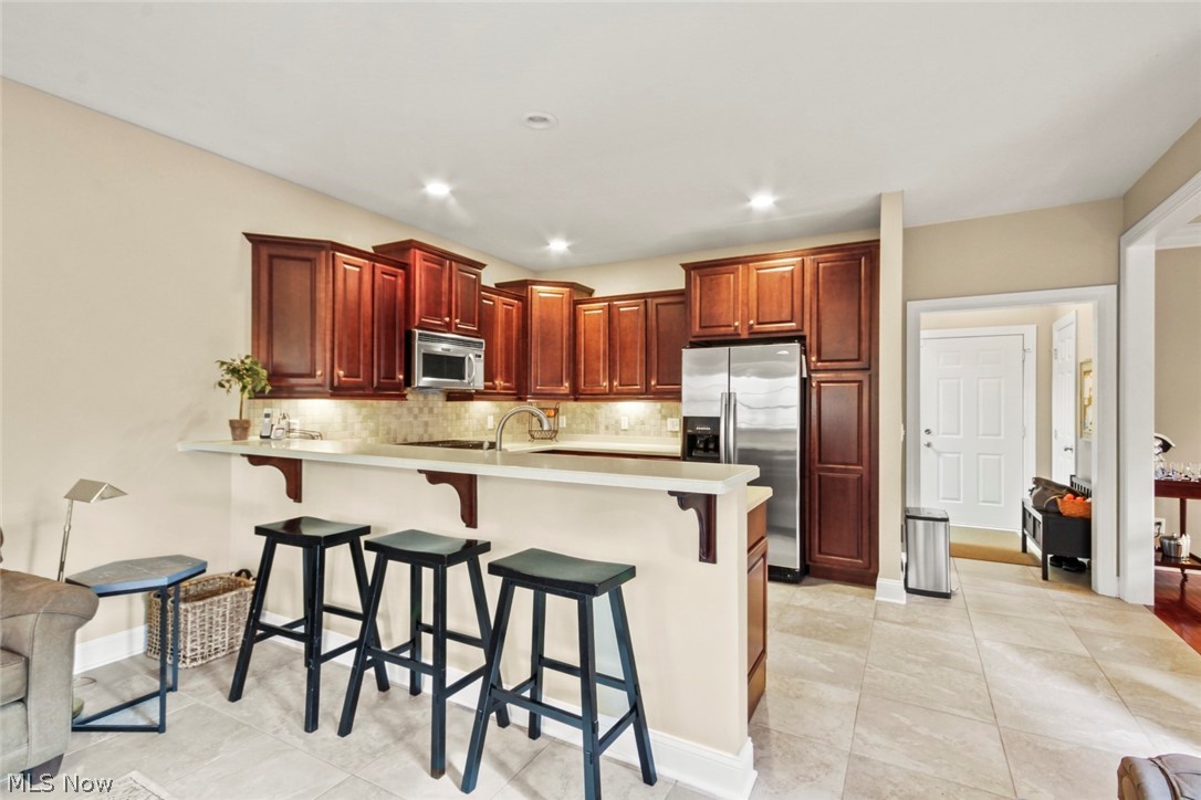 400 Riverside Court, Unit 4 Poland, OH 44514 - Photo 11 of 28 Eat in Kitchen