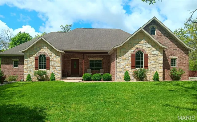 $639,000 | 24473 Remington Lane, Lebanon, MO 65536