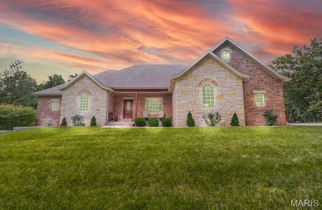 $639,000 | 24473 Remington Lane, Lebanon, MO 65536