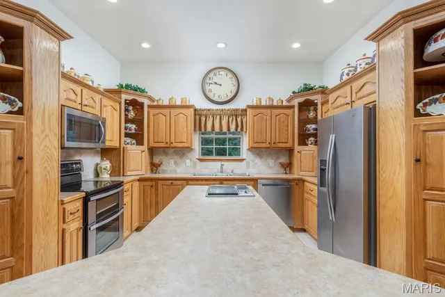 $639,000 | 24473 Remington Lane, Lebanon, MO 65536