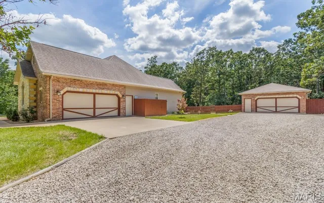 $639,000 | 24473 Remington Lane, Lebanon, MO 65536