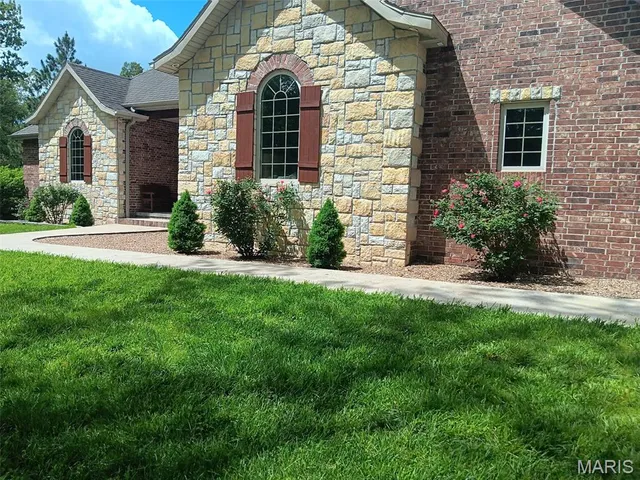 $639,000 | 24473 Remington Lane, Lebanon, MO 65536