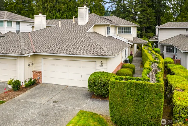 $825,000 | 2015 Mill Pointe Drive Southeast, Mill Creek, WA 98012