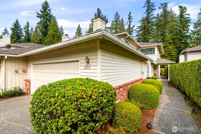$825,000 | 2015 Mill Pointe Drive Southeast, Mill Creek, WA 98012
