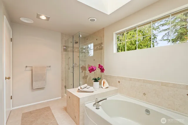 $825,000 | 2015 Mill Pointe Drive Southeast, Mill Creek, WA 98012